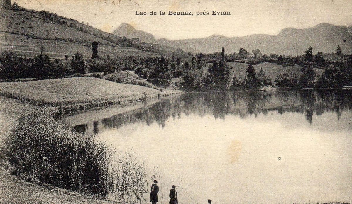 Carte postale ancienne du lac de la Beunaz, près d'Evian