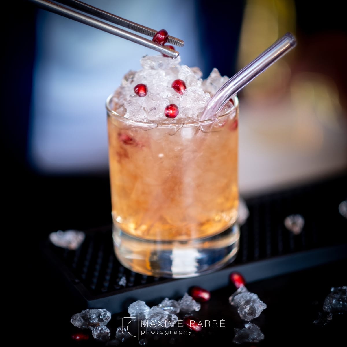Cocktail glacé à la grenade servi au bar À la Belle Étoile