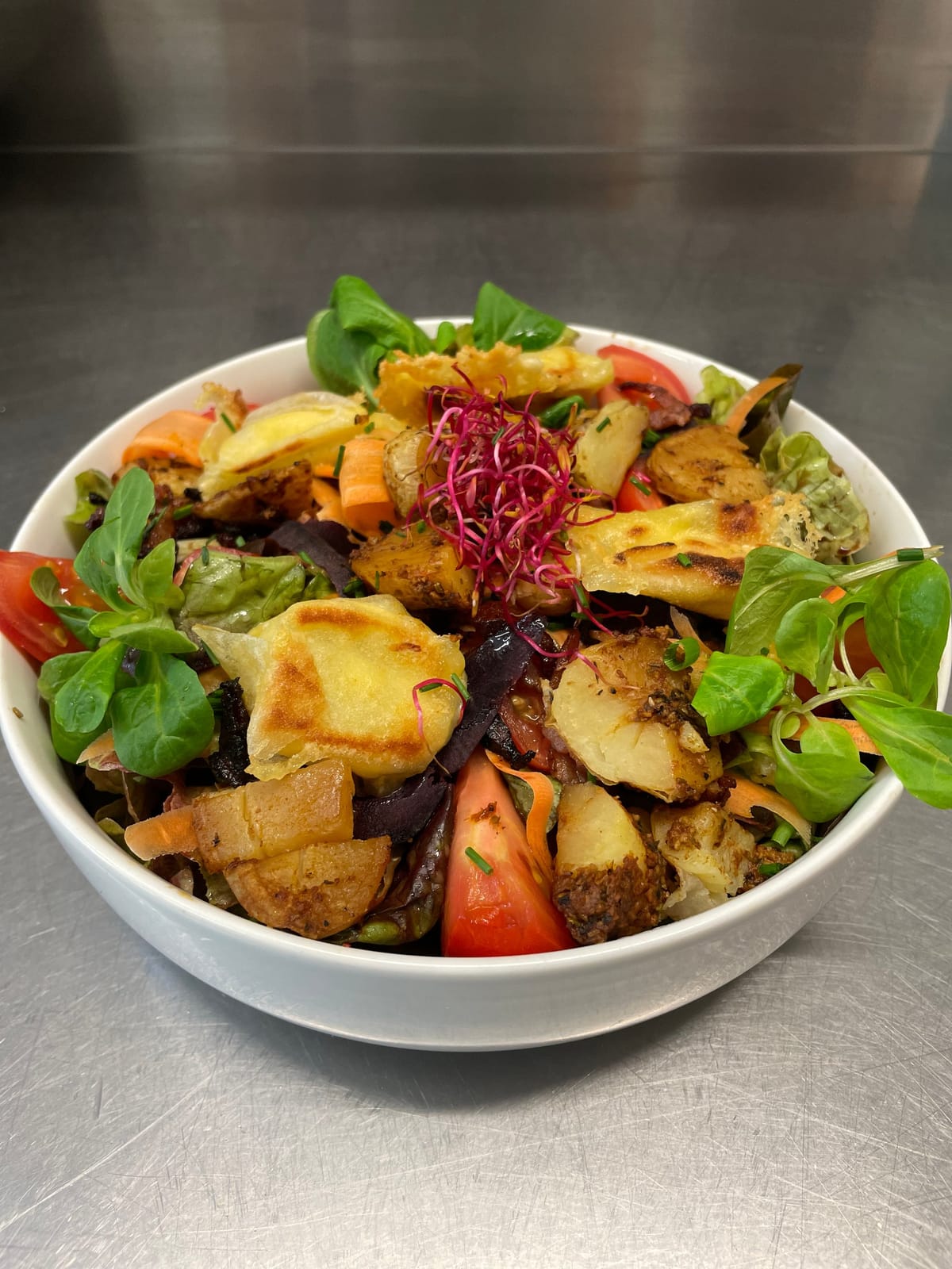 Salade composée aux légumes de saison